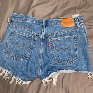 501 Levi shorts size W31